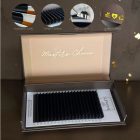 20 soros Prémium "EGYMÉRETES" mélyfekete műszempilla – Elegáns papírdobozban ,  B /  4 mm /  0.07